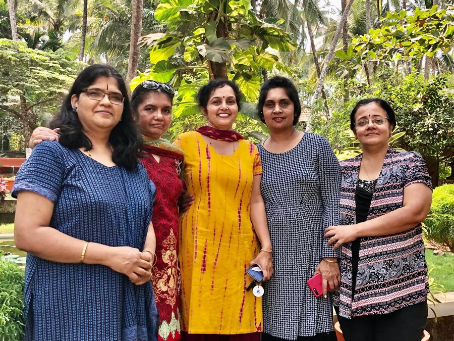 The five wives together: Sharadha, Sangeetha, Rukmini, Girija, and Anupama